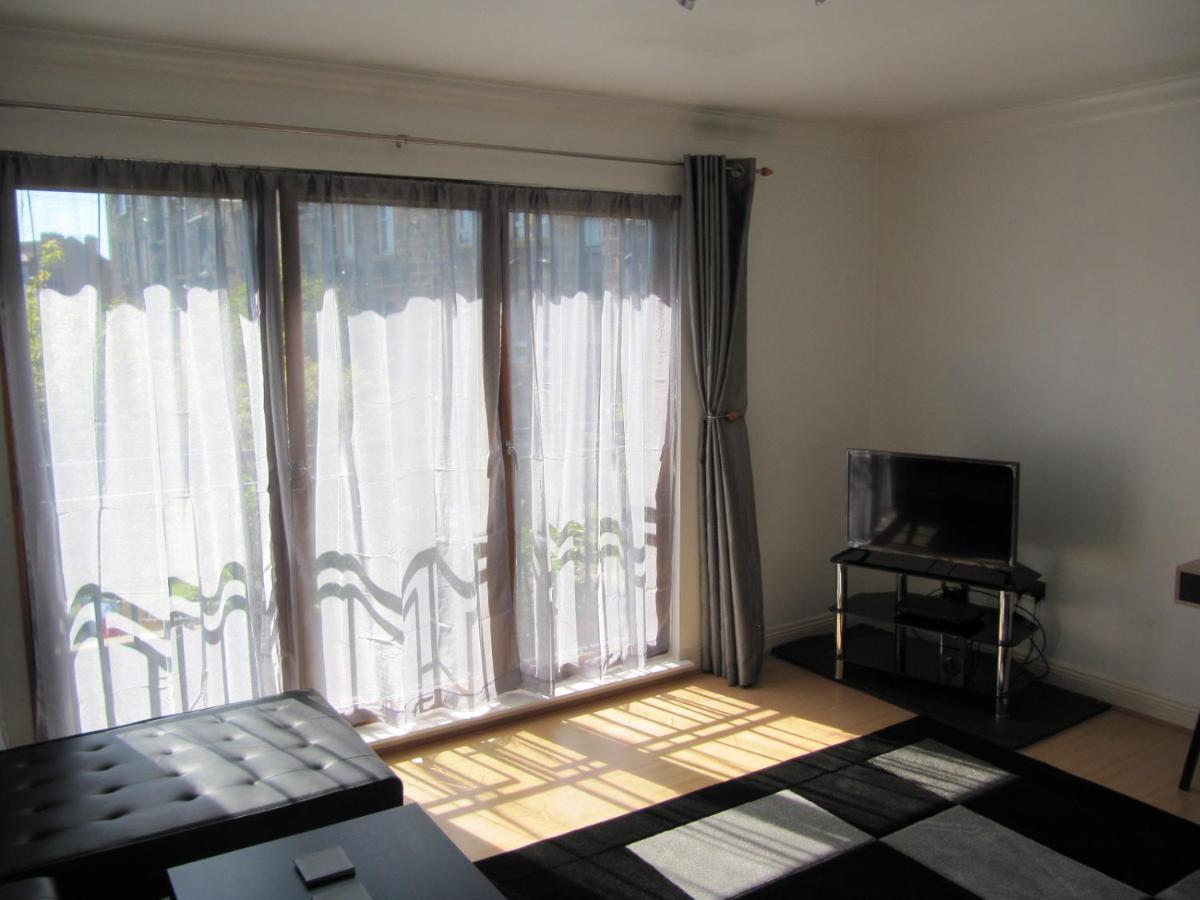 Cozy Off Road 2 Bedroom Cottage Apartment With Free Wi-Fi And Private Parking Glasgow Exterior foto