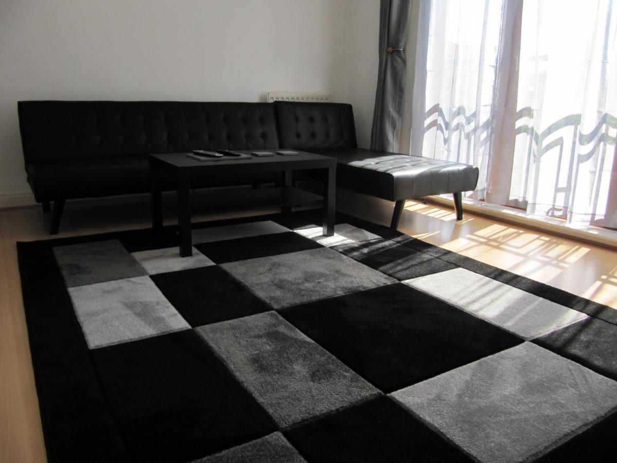 Cozy Off Road 2 Bedroom Cottage Apartment With Free Wi-Fi And Private Parking Glasgow Exterior foto